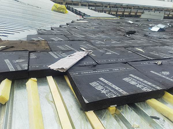 金屬屋面復(fù)合貼面泡沫玻璃保溫板